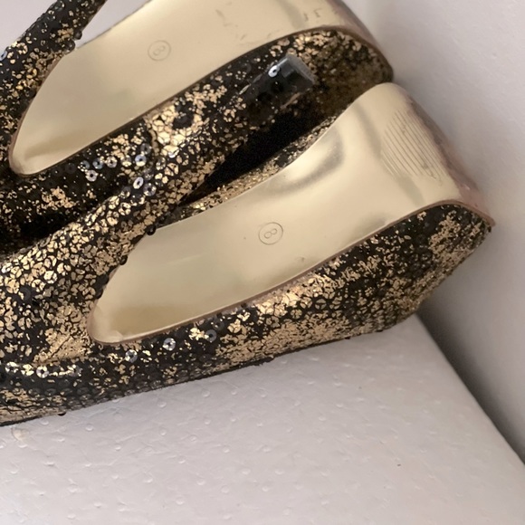 Black and gold privileged stilettos - Picture 2 of 5